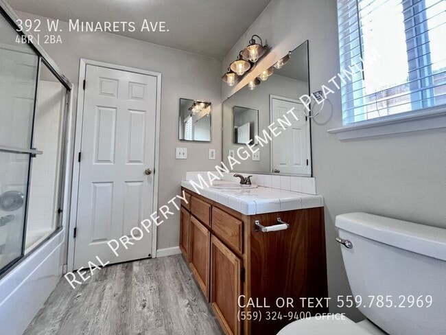 Building Photo - 392 W Minarets Ave