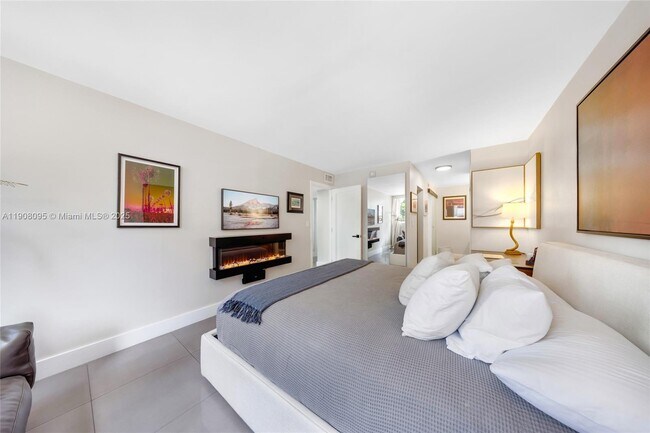 Building Photo - 1665 Bay Rd