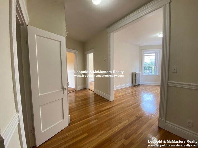 Building Photo - 15 Walbridge St