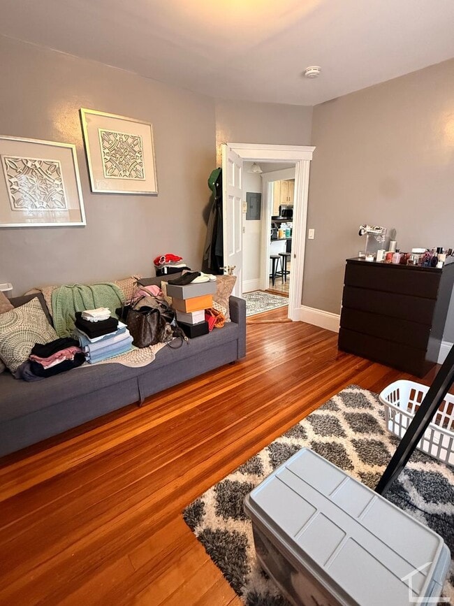 Building Photo - Beautiful Brighton townhouse with in unit laundry and included parking available 9/1/26