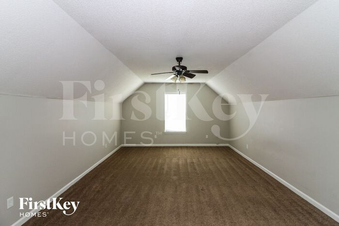 Building Photo - 7680 Bramble Ln