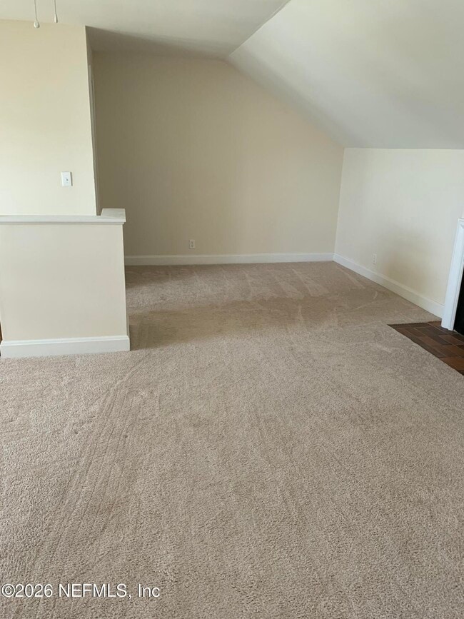 Building Photo - 842 Cedar St