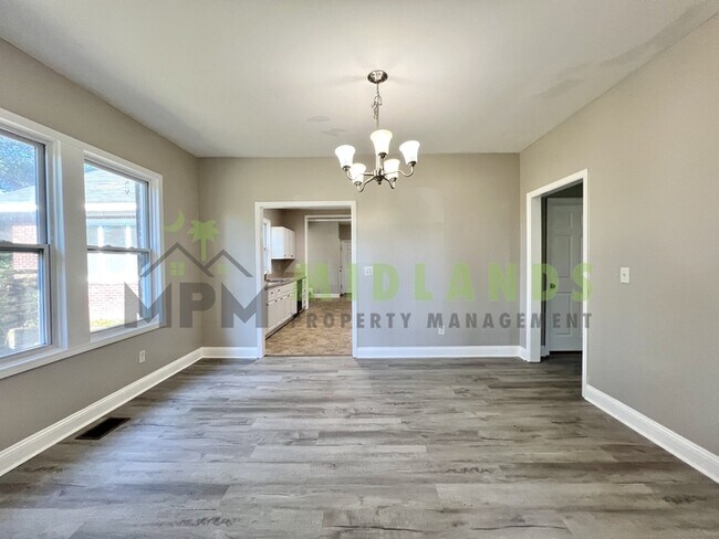 Building Photo - 3202 Belvedere Dr