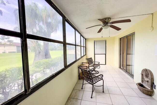Building Photo - 6299 Chasewood Dr