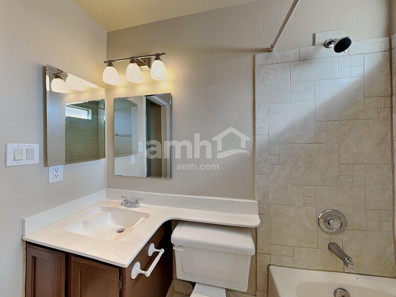 Building Photo - 6302 W Puget Ave