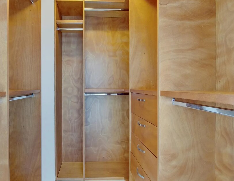 Building Photo - 601 NE 36th St