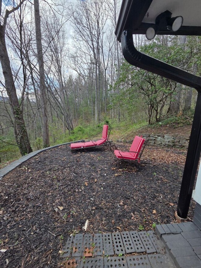 Building Photo - $1,800 - 3 Bedroom 2 Bathroom Gorgeous and Unique Furnished House in Webster