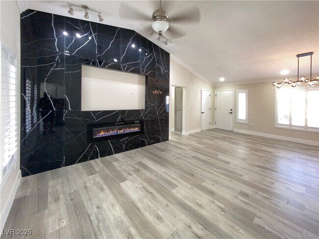 Building Photo - 10420 Villa Ridge Dr