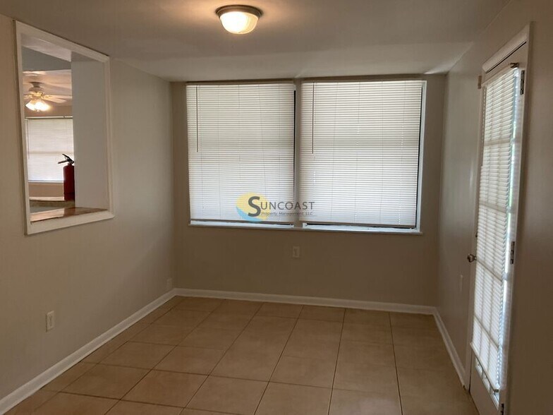 Building Photo - 3721 Colebrooke Dr