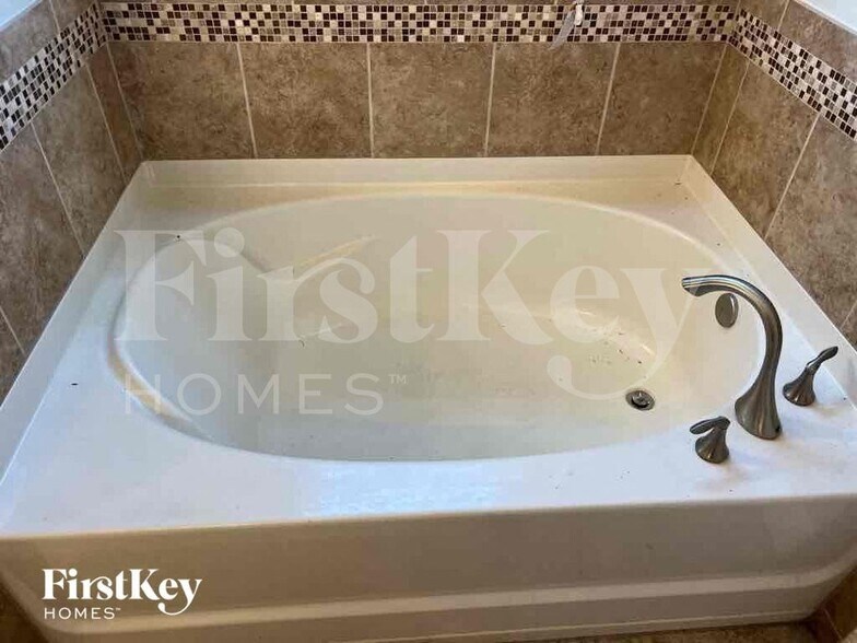 Building Photo - 2945 Top Water Way