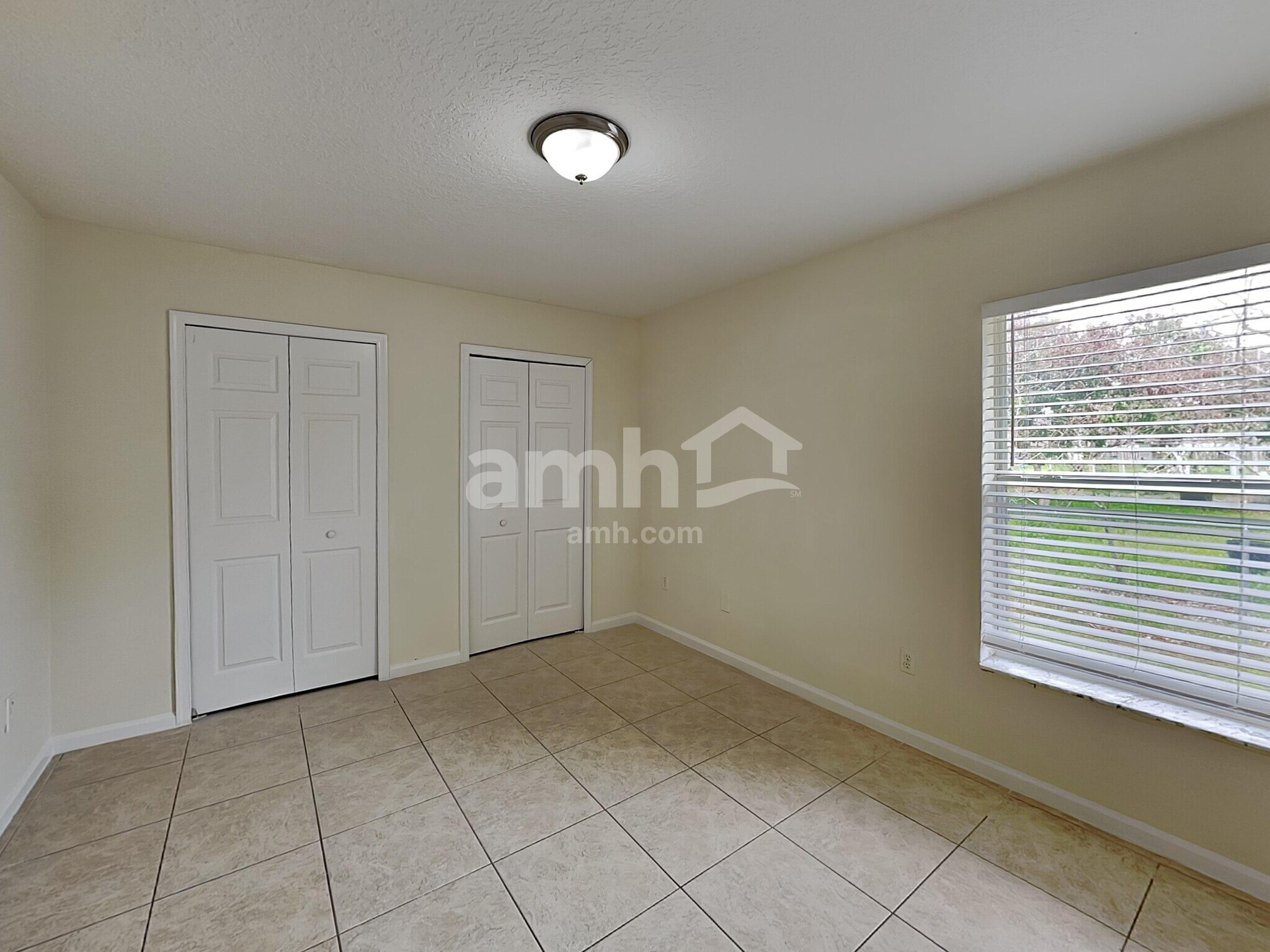 Building Photo - 1009 SW Alcantarra Blvd