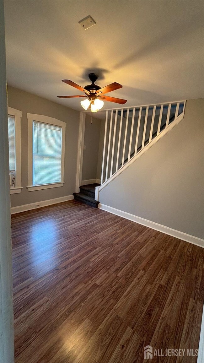 Building Photo - 463 Valmere Ave