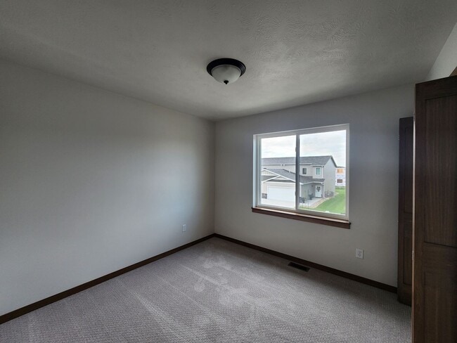 Building Photo - Brand new Townhome for rent!