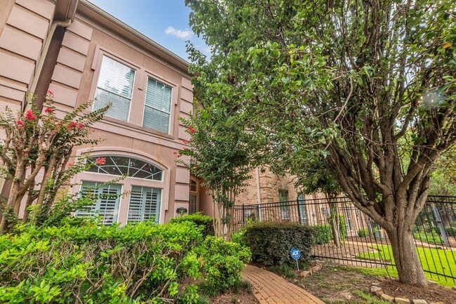 Building Photo - 13527 Brookbluff Ln