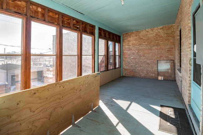 Building Photo - 71 N Williams St