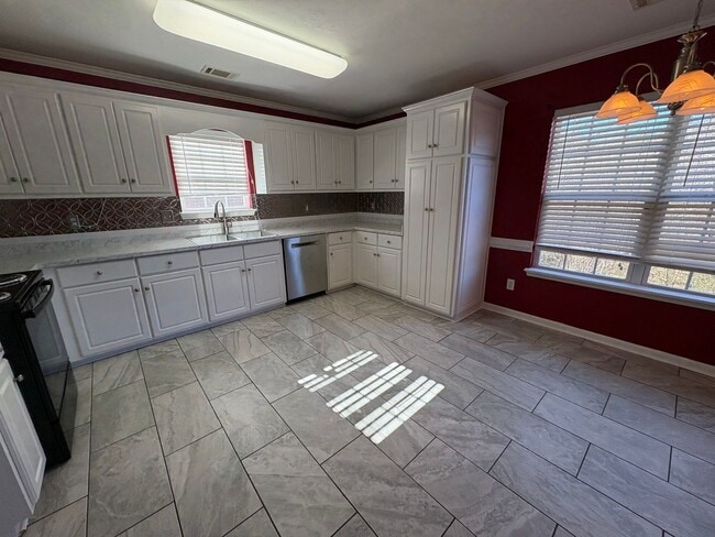 Building Photo - 934 Sedgefield Cir