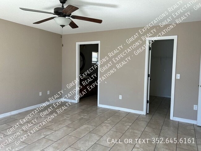 Building Photo - 648 W Marguerita Dr