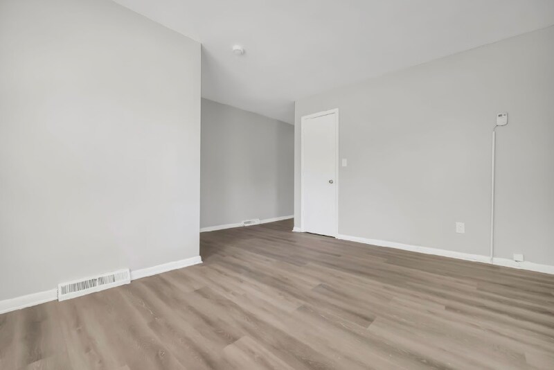 Building Photo - 3690 E 139th St