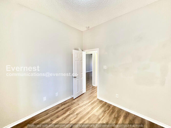 Building Photo - 1029 Matthew St