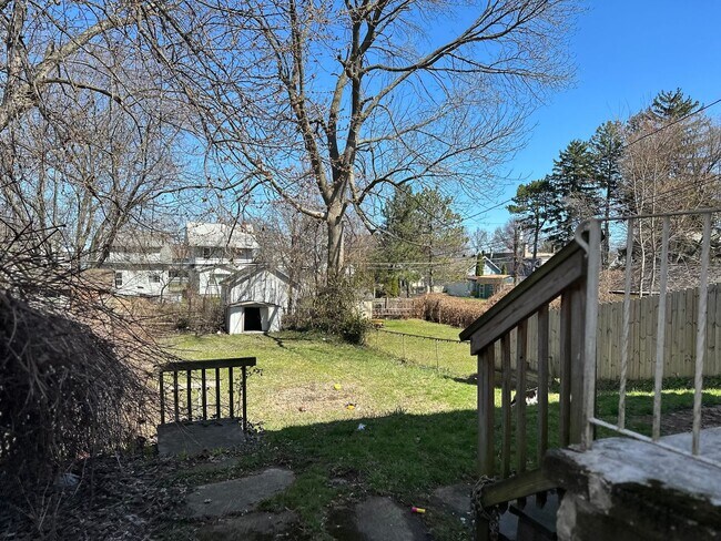Building Photo - SINGLE FAMIKY FOR RENT IN MAPLEWOOD LOCATION !