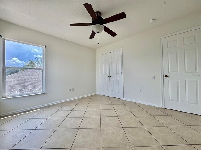 Building Photo - 8029 King Palm Cir
