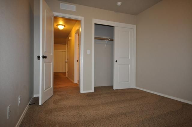 Building Photo - 5700 S Summit Creek Way