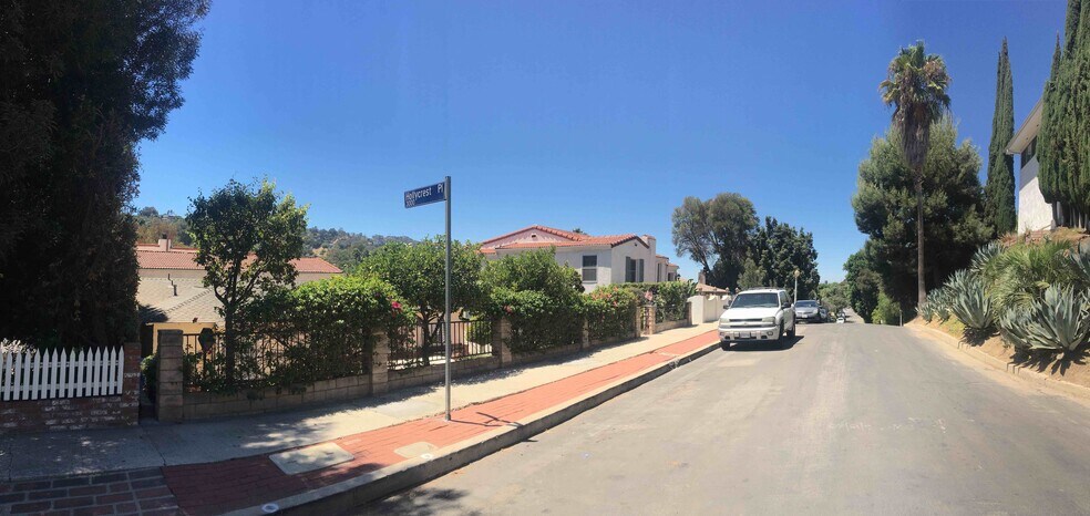 Street View - 3033 Hollycrest Dr