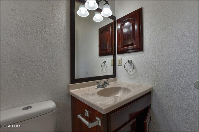 Building Photo - 695 Bluff Canyon Cir