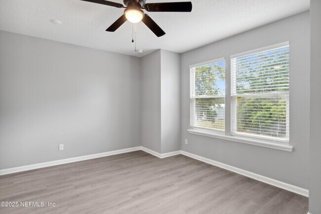 Building Photo - 3229 Lenox Ave