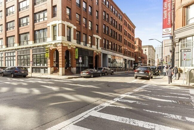 Building Photo - 111 Beach St