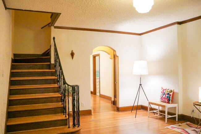 Building Photo - Stunning 1930s Townhouse in Spanish-style ...