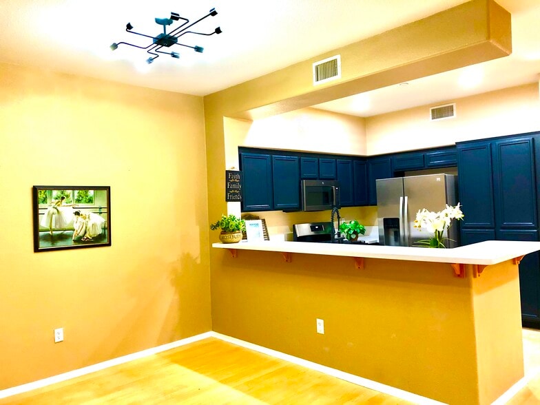 Building Photo - 8713 Tribeca Cir
