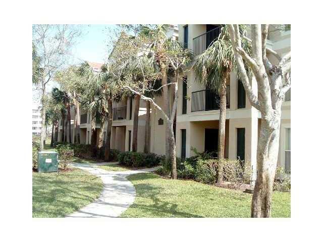 Building Photo - 833 Riverside Dr