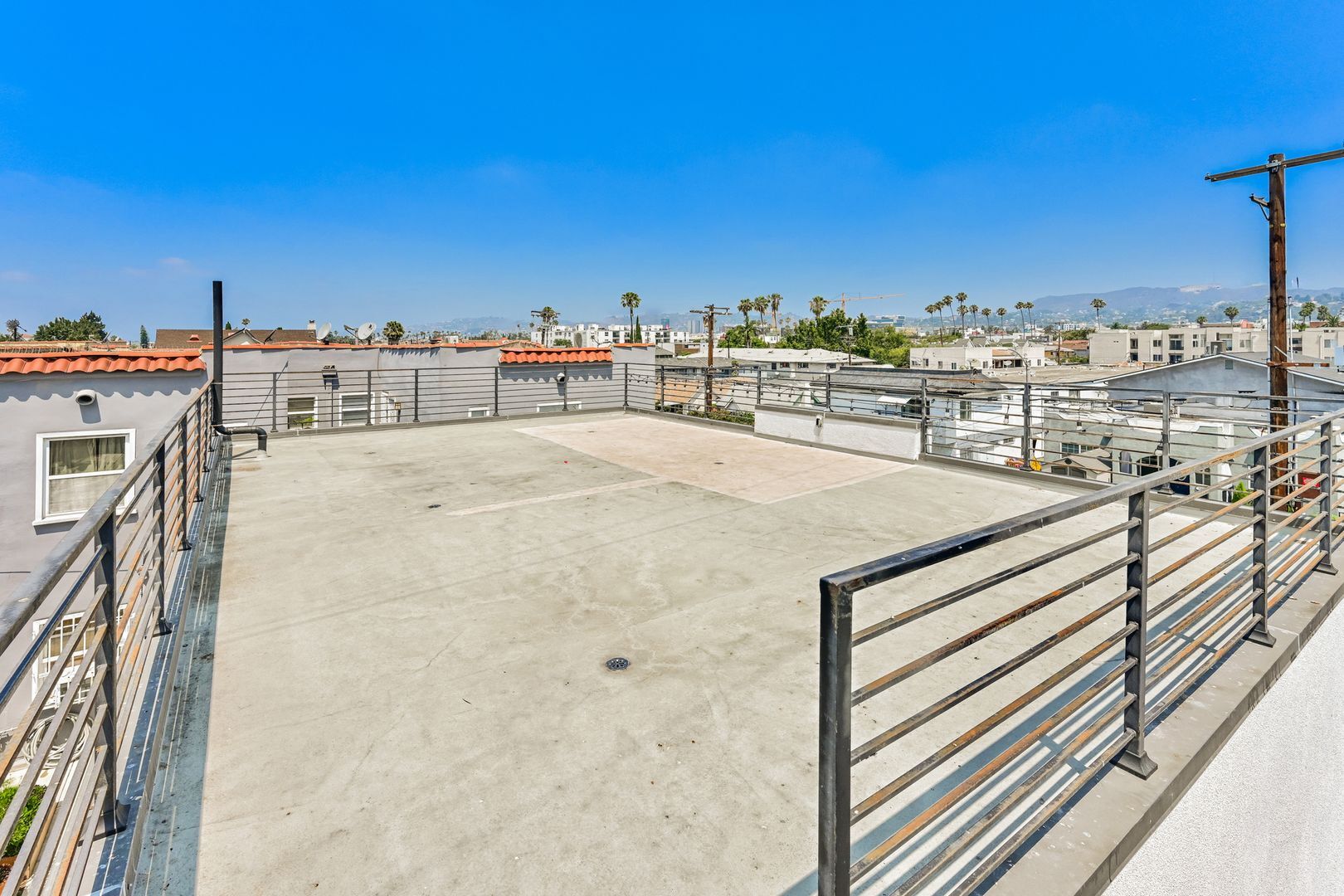 Building Photo - 872-878 Serrano Place