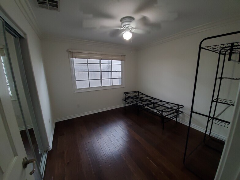 Building Photo - 1927 Fremont Ave