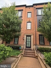 Building Photo - 3723 Chevy Chase Lake Dr