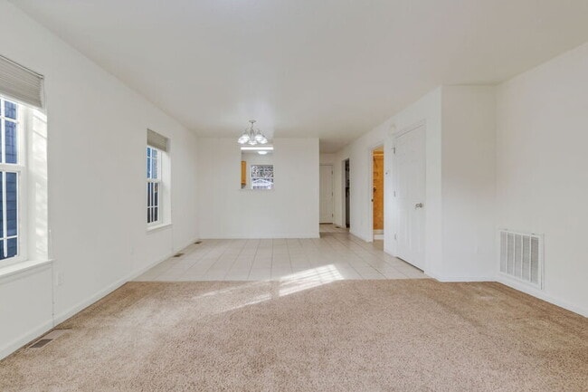 Building Photo - 1577 Chase St