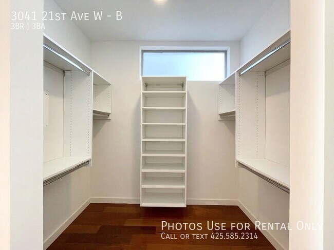 Building Photo - 3041 21st Ave W