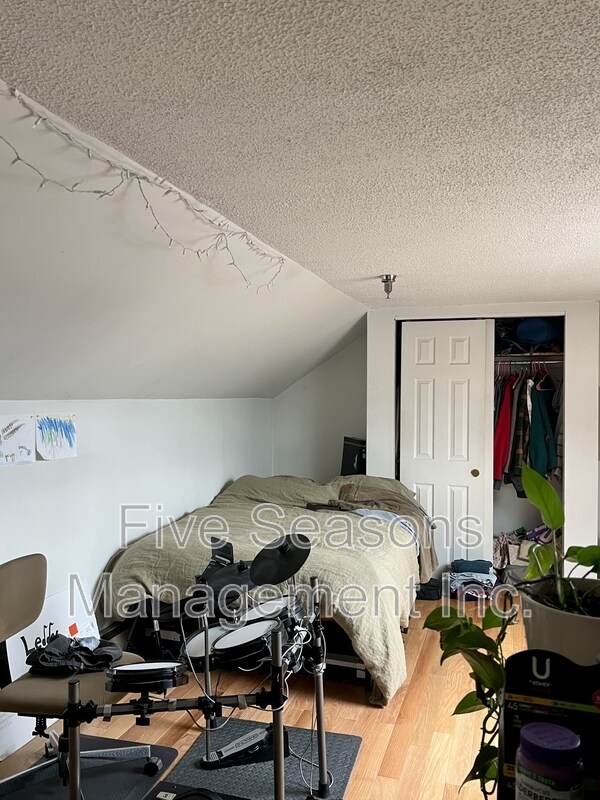 Building Photo - 115-7 North Winooski Avenue - 7