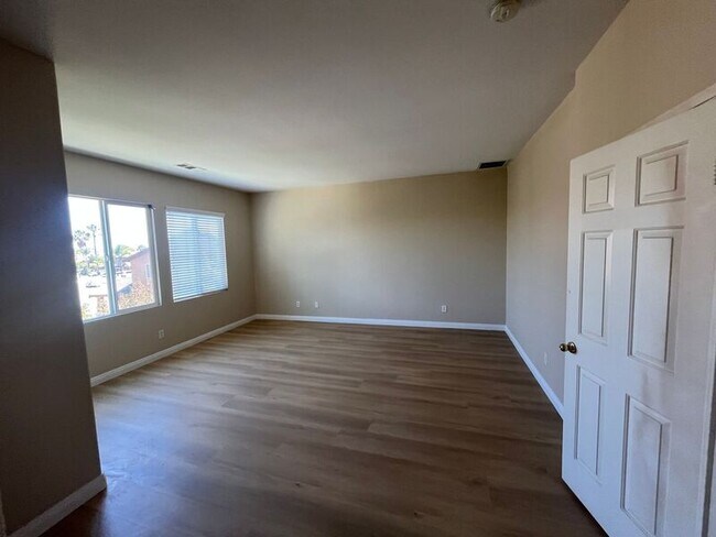 Building Photo - 31656 Rosales Ave