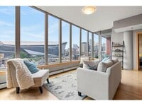 Building Photo - 215 10th Ave S