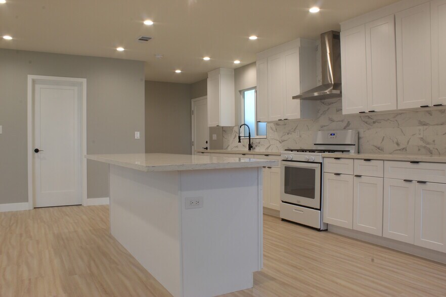 Kitchen - 20801 Bassett St