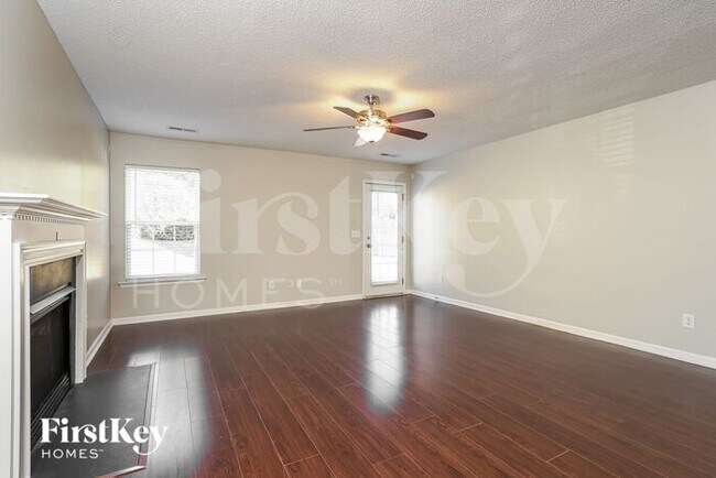 Building Photo - 4145 Crestwood Cir