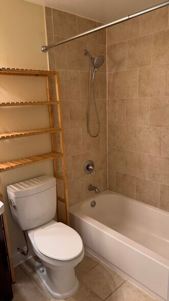 Building Photo - 1112 Oates St NE