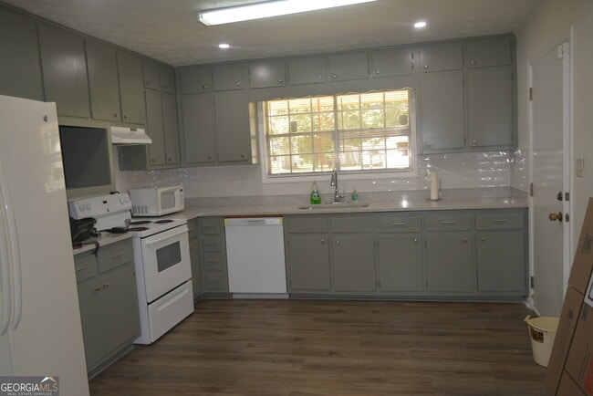 Building Photo - 354 Roy Huie Rd