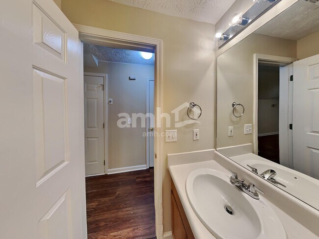 Building Photo - 293 Windcroft Ln NW