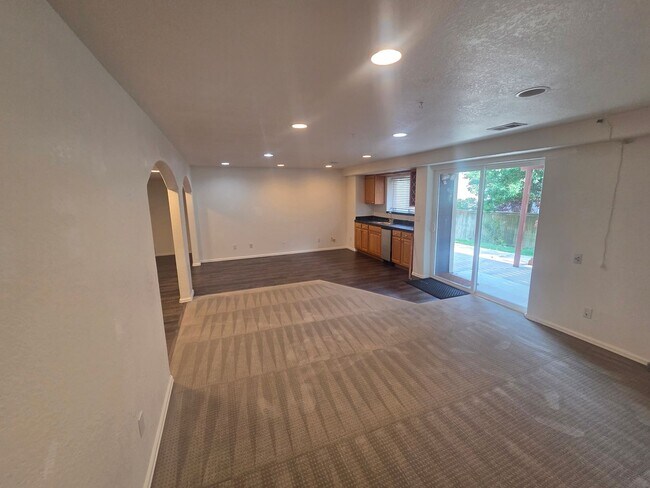 Building Photo - Beautiful Highlands Ranch Home with Finished Basement & 3-Car Garage!