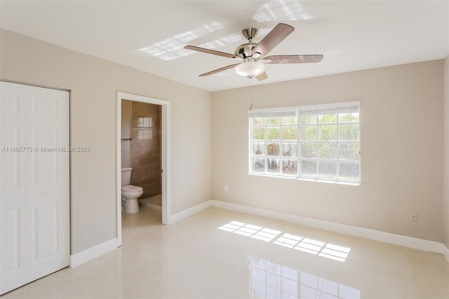 Building Photo - 16905 SW 106th Ct