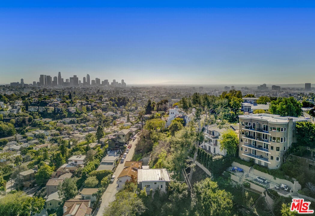 Views from downtown Glendale to DTLA - 1850 San Jacinto St