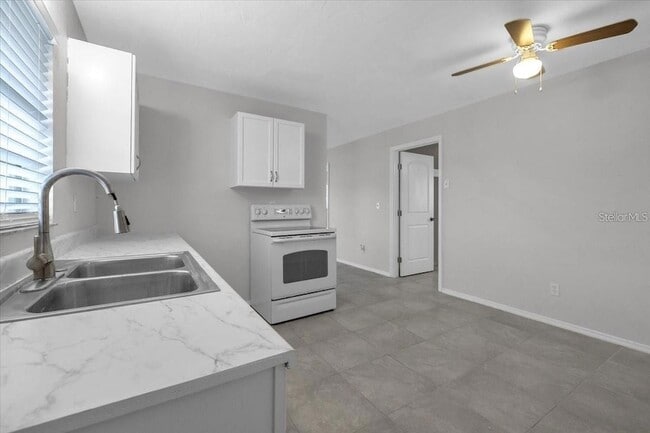 Building Photo - 1099 Hargrave St